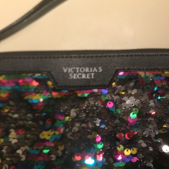 💖VICTORIA SECRET WRISTLET - Picture 2 of 2